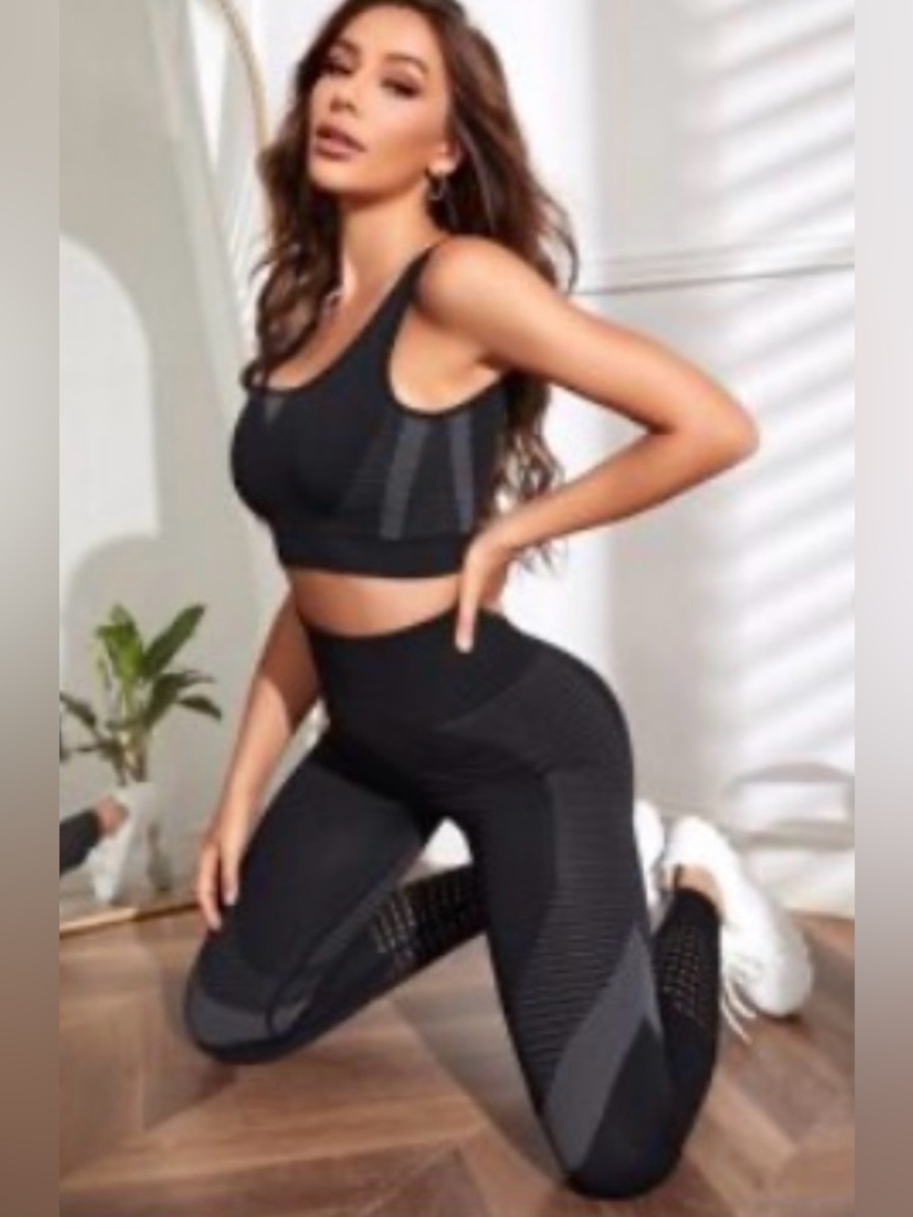 SHEIN NWOT Black Seamless Sports Bra and Leggings Set. Size large. Removable pad